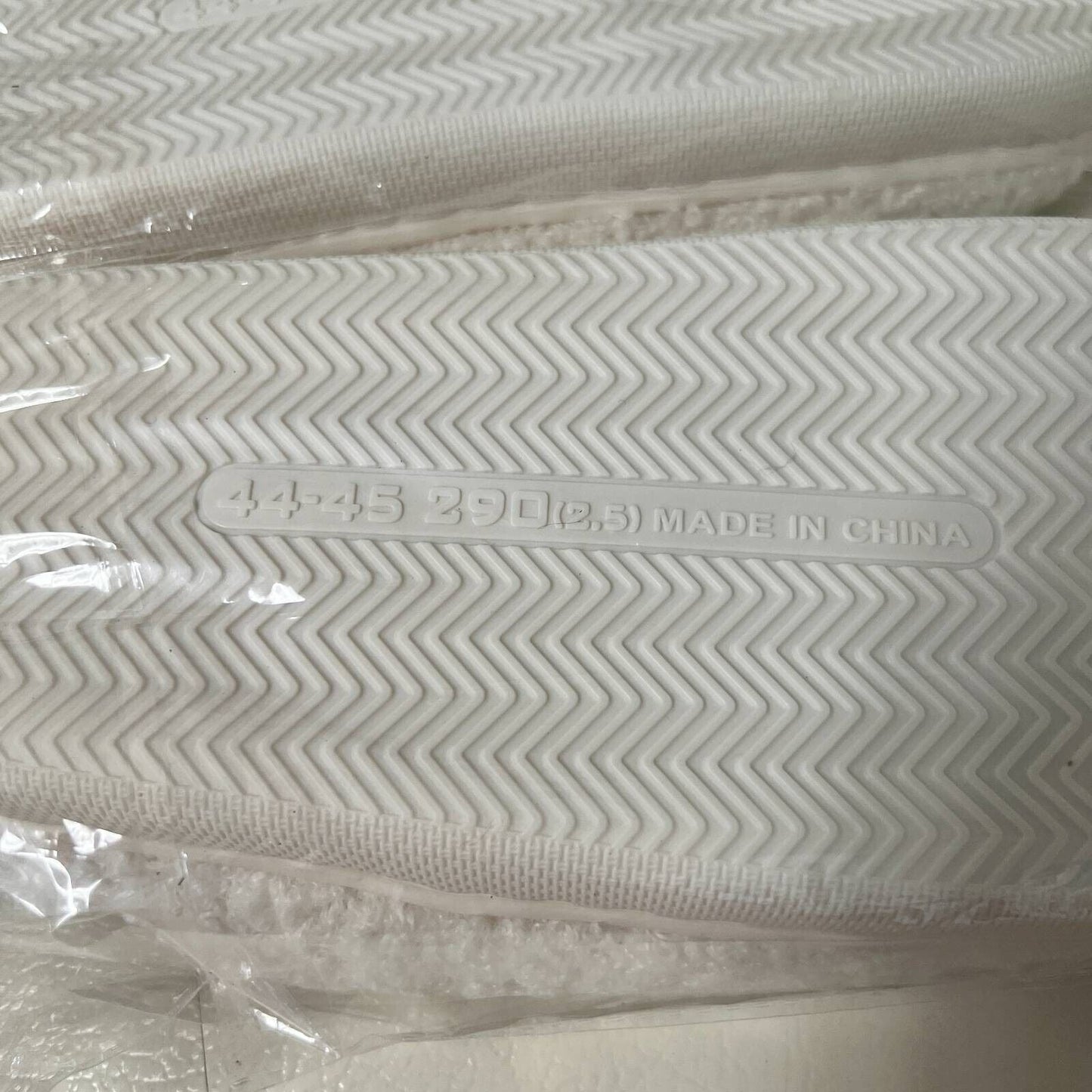 Womens Scuffs Slippers White Terrycloth Novelty Casual Flats US 10.5 - EUR 44-45 New