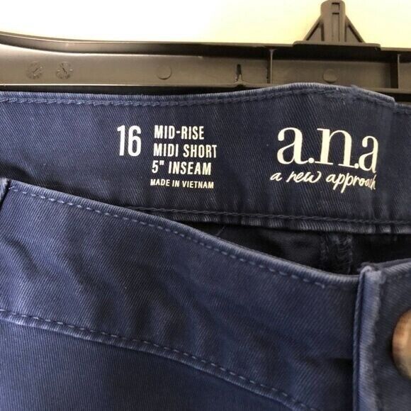 a.n.a Women's 5in Inseam Chino Short Navy Size 16