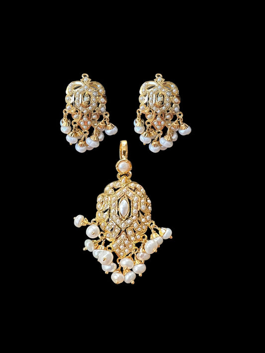 Gold plated jadau silver pendant set in fresh water pearls  ( SHIPS IN 4 WEEKS )