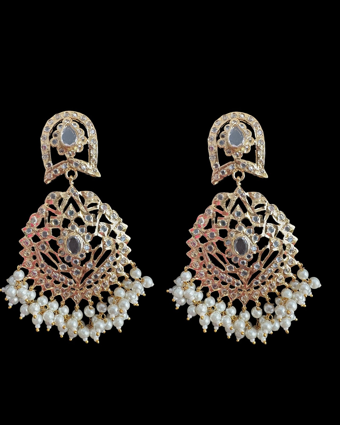 DER744 Jiera gold plated earrings in pearls ( READY TO SHIP )