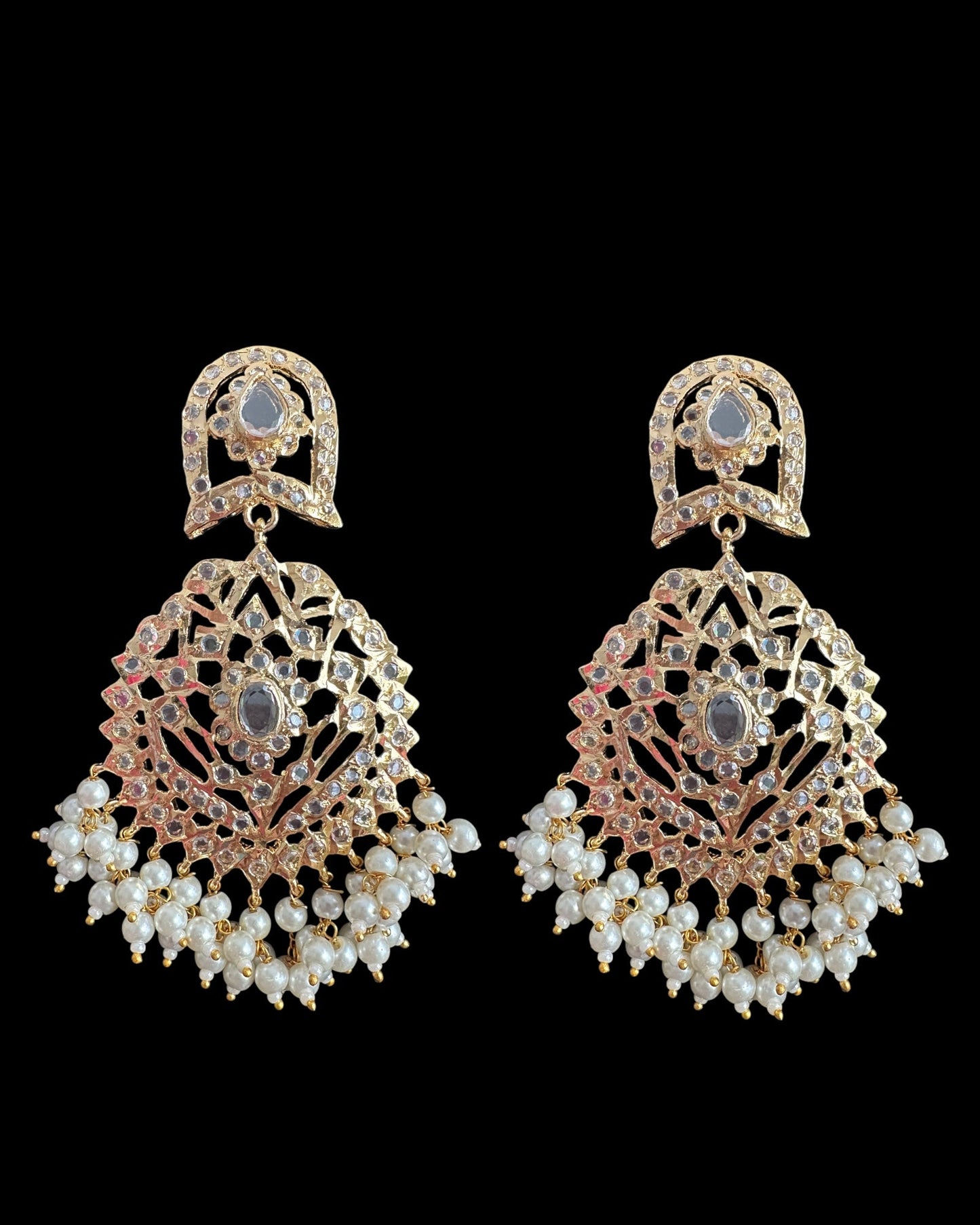 DER744 Jiera gold plated earrings in pearls ( READY TO SHIP )