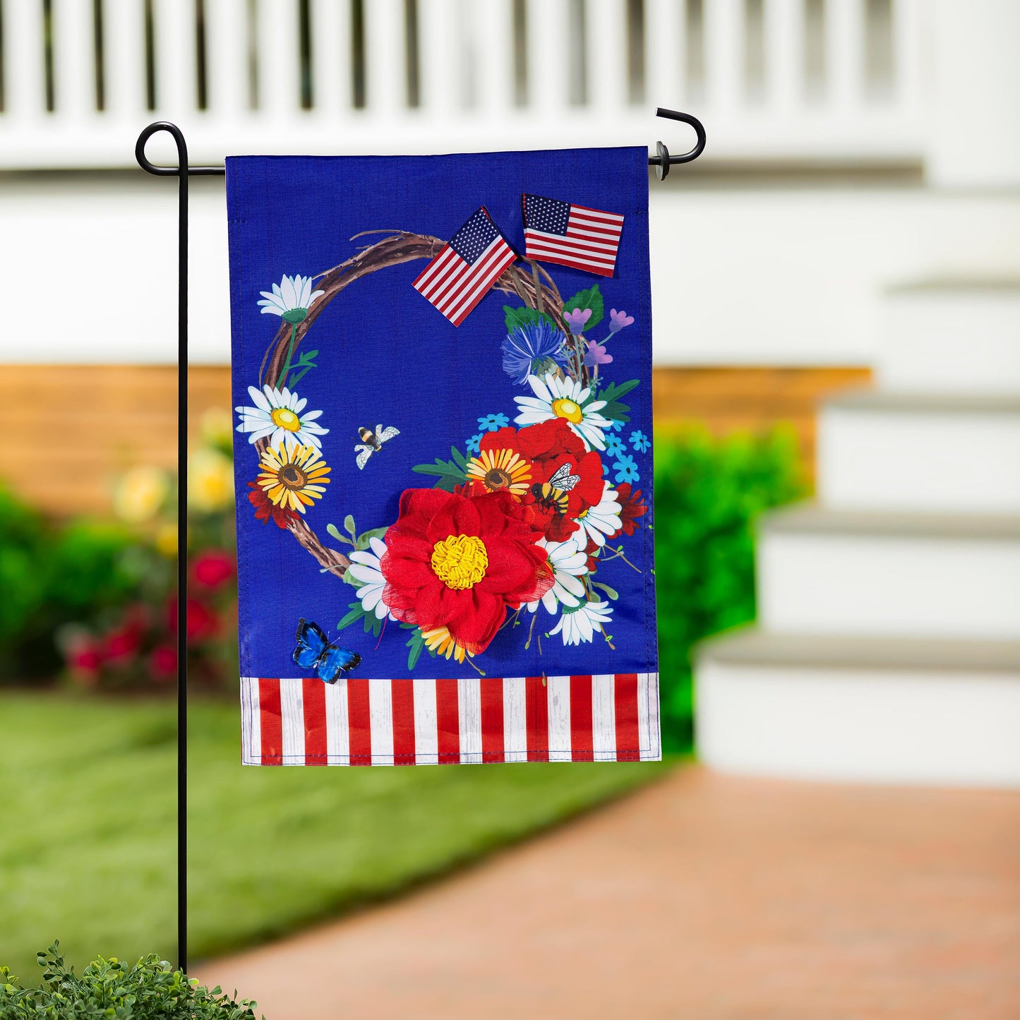 Patriotic Wreath Applique Garden Flag