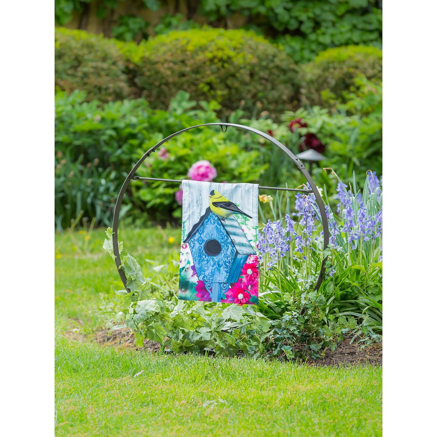 Metal Outdoor Sculptural Décor for Displaying Planter or Flag