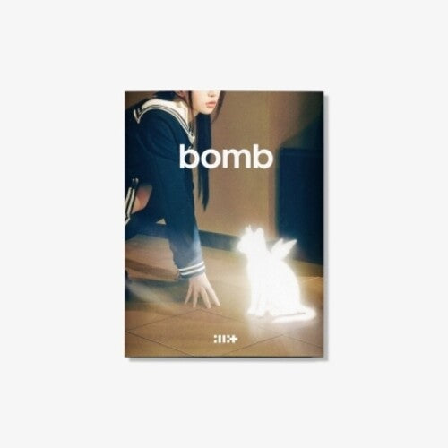 Illit - Bomb - Weverse Qr Card Albums Version - Digital