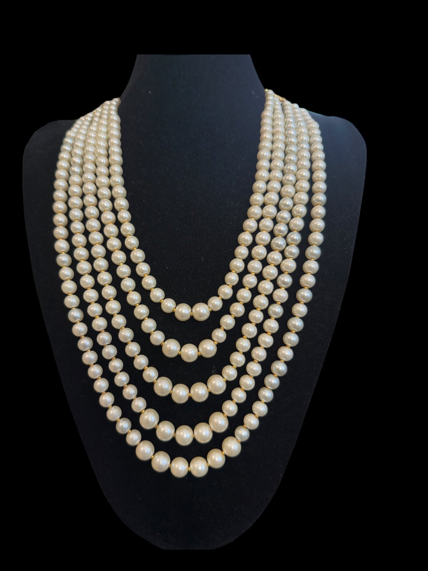 SAT94 Nia multilayered / satlada in pearls ( SHIPS IN 4 WEEKS )