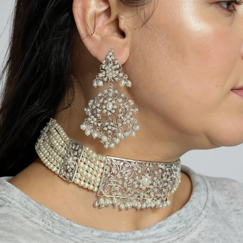 C569 Silver plated jadau choker in pearls ( SHIPS IN 4 WEEKS )