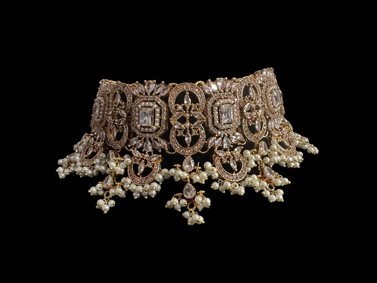 BR495 Shiza bridal set in pearls ( SHIPS IN 4 WEEKS )