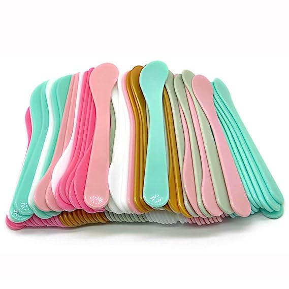 100pack Cosmetic Spatula for Face Mask Cream Stick Plastic Frosted Tip Spoon Disposable Makeup Tool for Easy Mixing, Sampling, Waxing DIY Facial Mask Skincare, 15.5 x 4cm, Reusable, 6 Colors