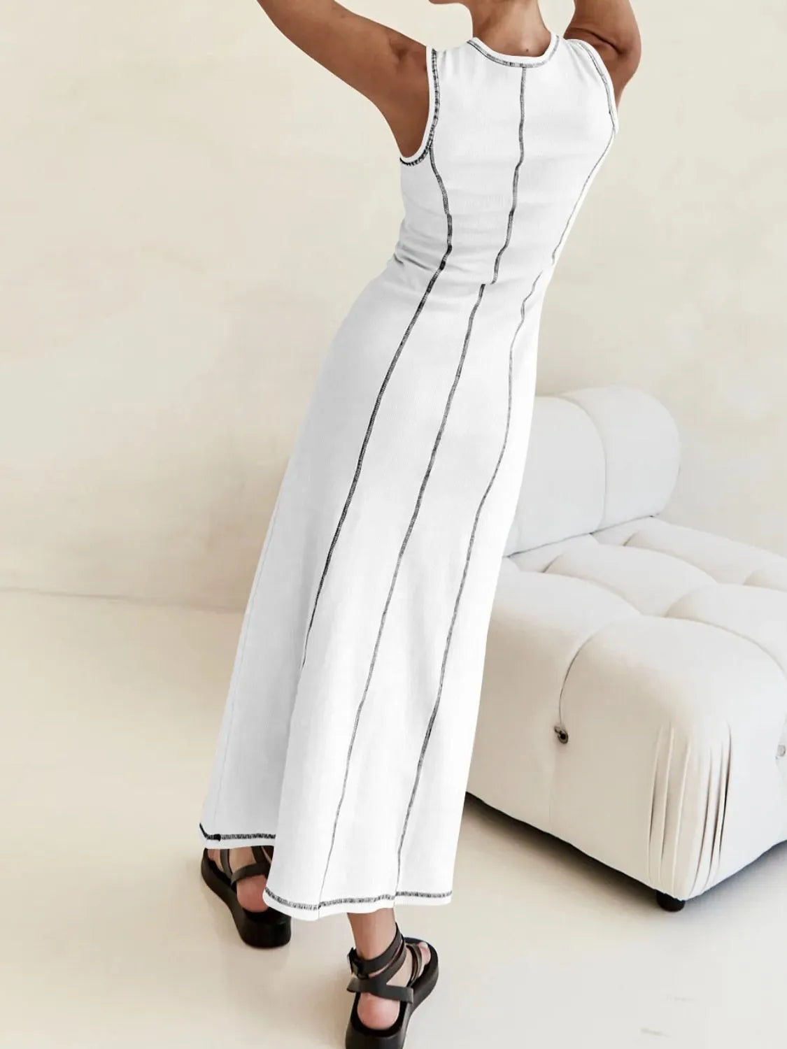 Contrast Stitching Round Neck Sleeveless Midi Dress