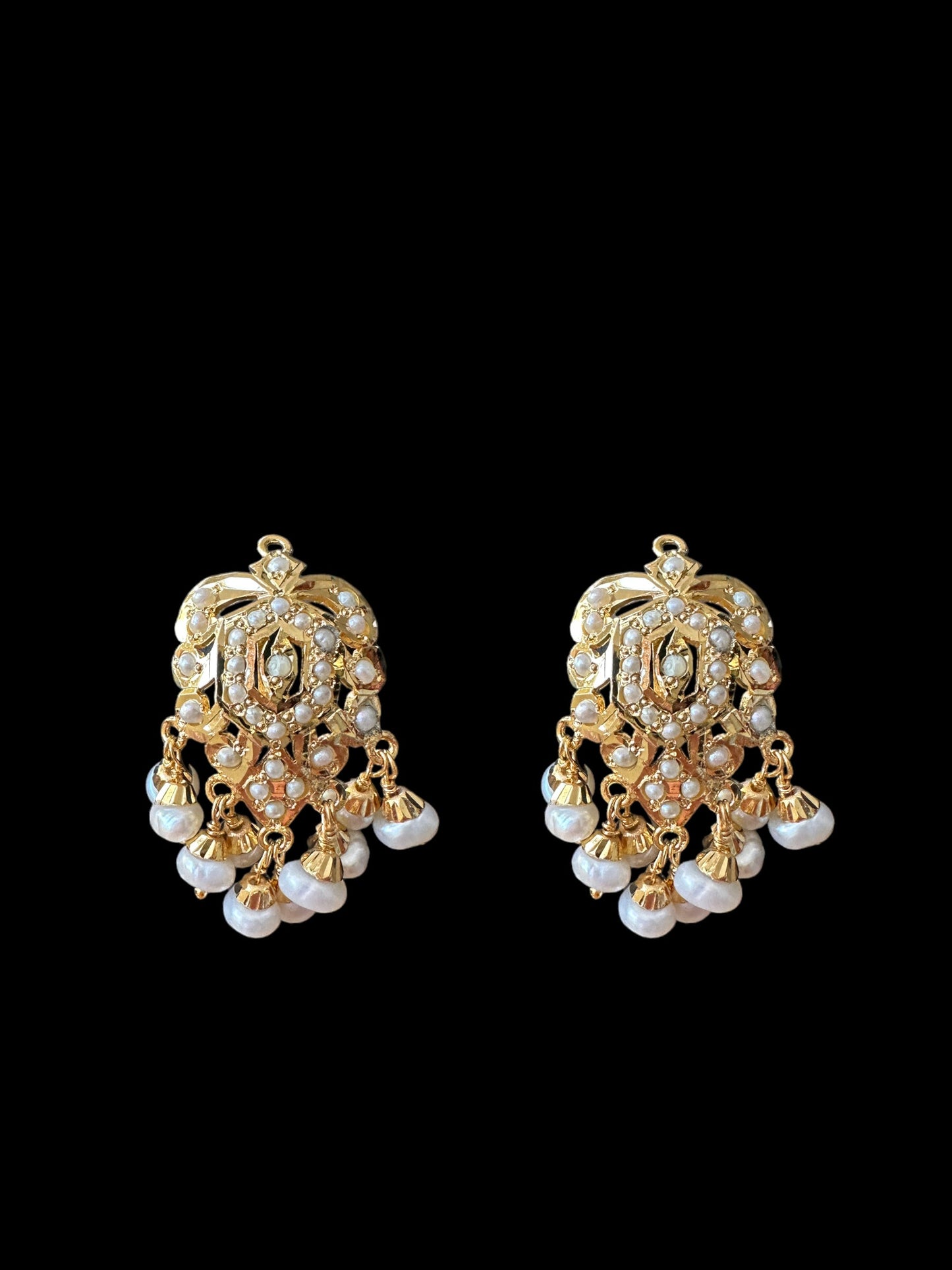 Gold plated jadau silver pendant set in fresh water pearls ( SHIPS IN 4 WEEKS )