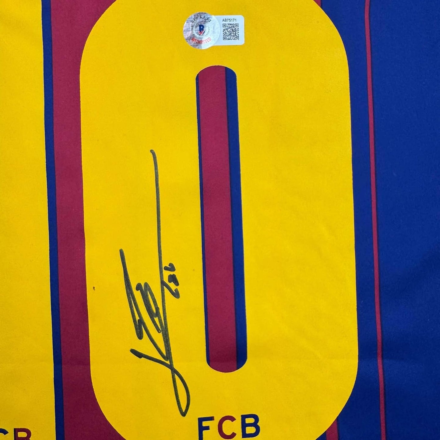 Framed Autographed/Signed Lionel Leo Messi 35x39 FC Barcelona Soccer Jersey Beckett BAS COA