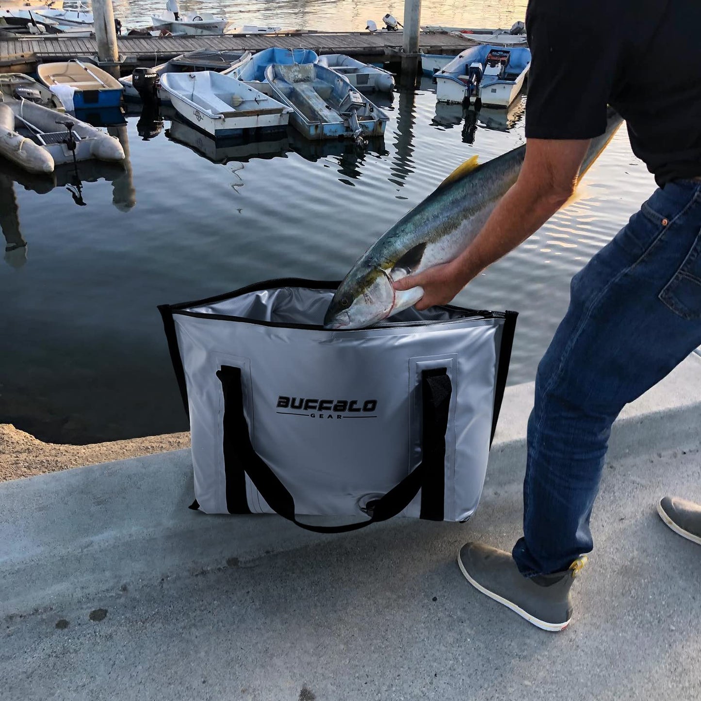 37QT Fish Cooler Bag With Flat Bottom