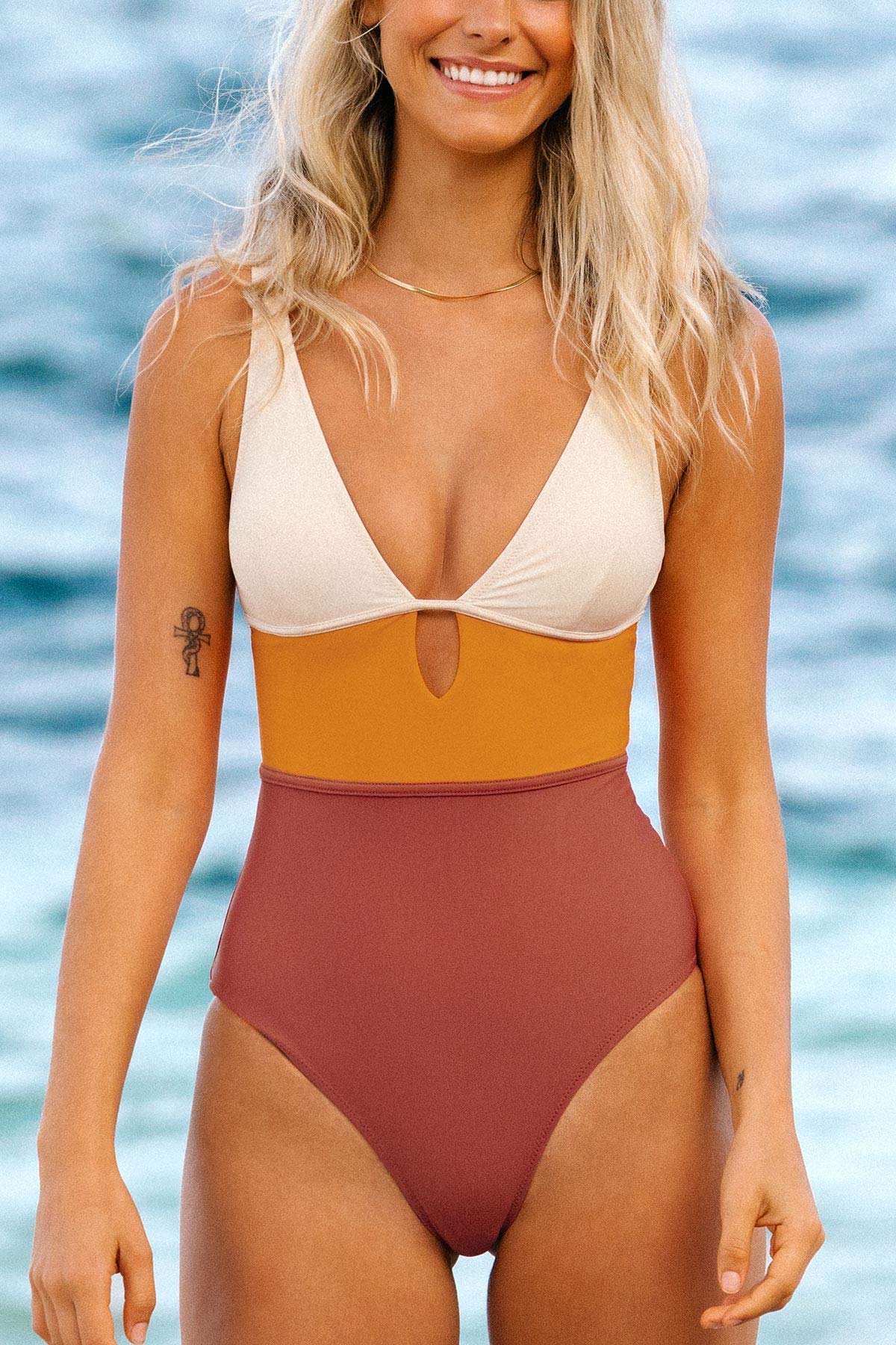 CUPSHE Women's One Piece Swimsuit Color Block Keyhole Cutout Bathing Suit, M