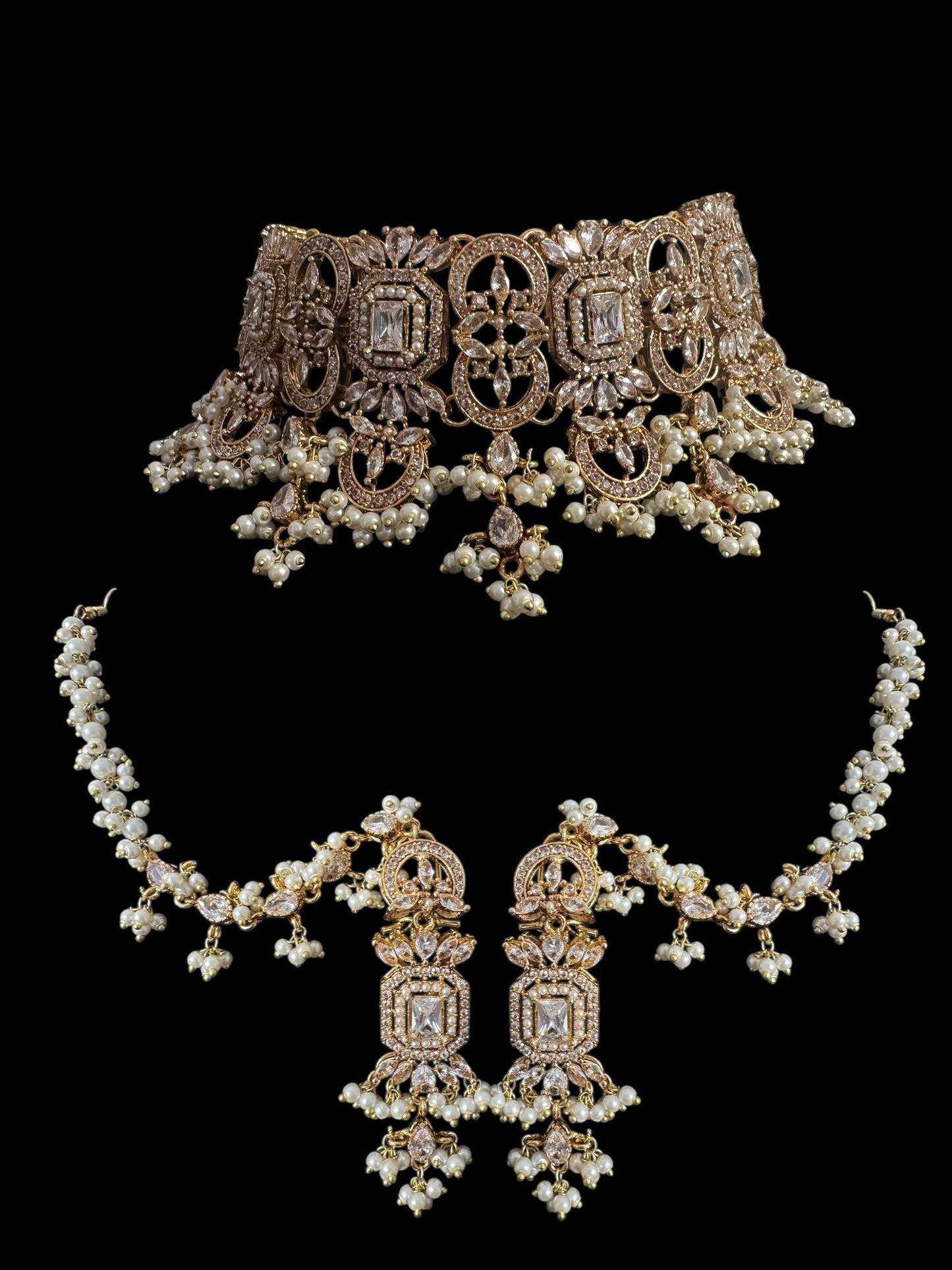 BR495 Shiza bridal set in pearls ( SHIPS IN 4 WEEKS )