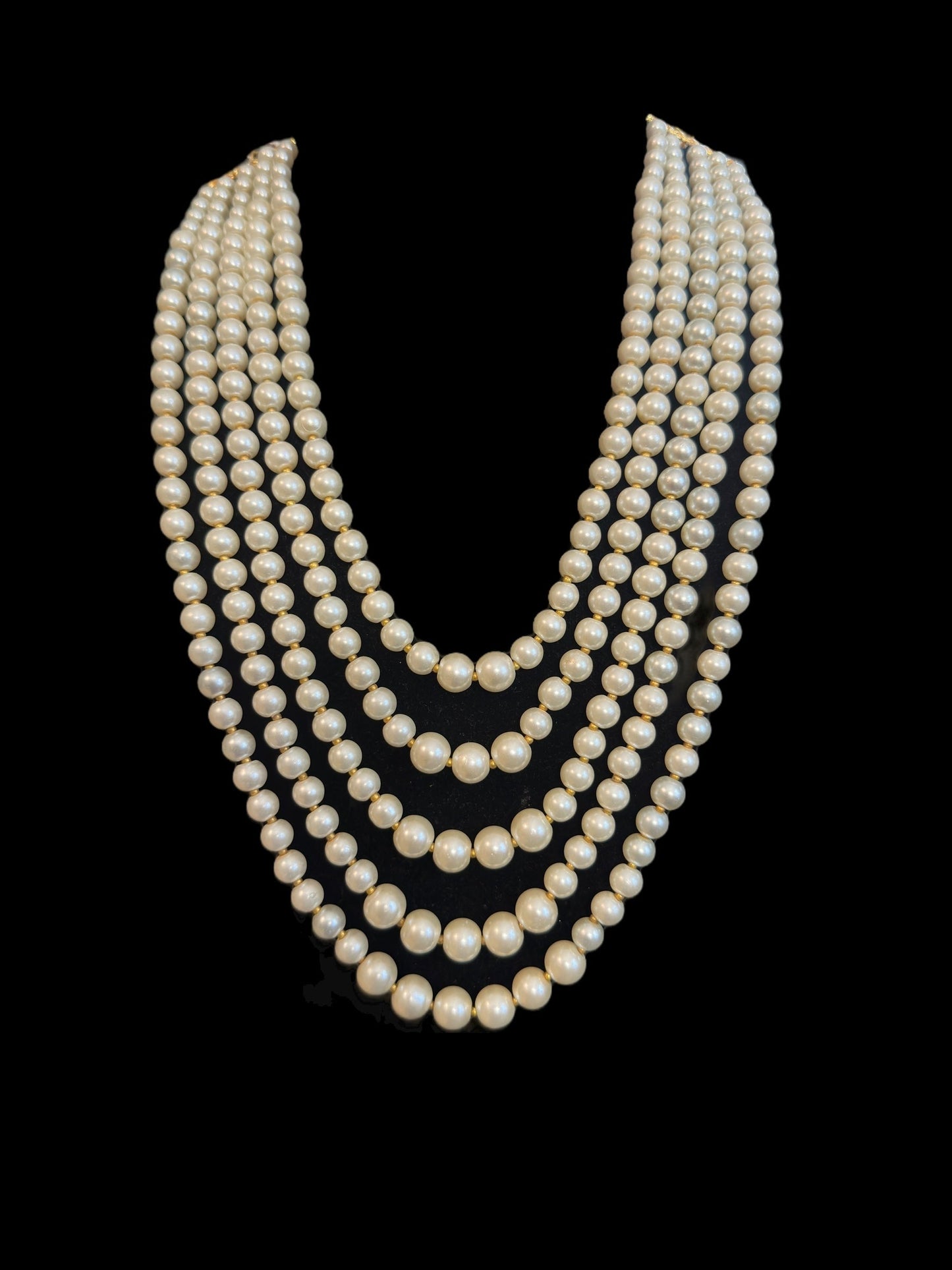 SAT94 Nia multilayered / satlada in pearls ( SHIPS IN 4 WEEKS )