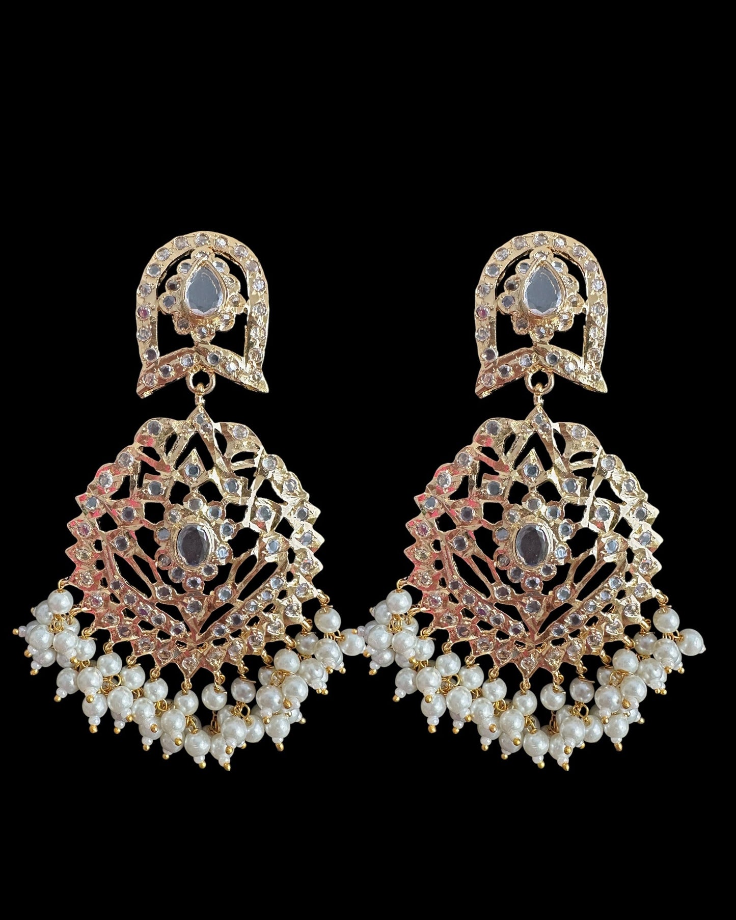 DER744 Jiera gold plated earrings in pearls ( READY TO SHIP )