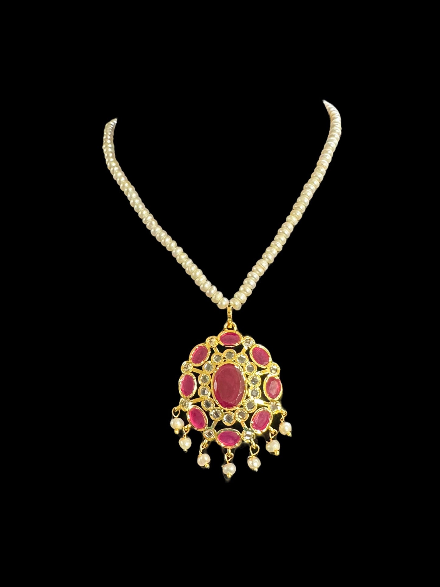 PS396 Gold plated pendant set with earrings in fresh water pearls ( READY TO SHIP )