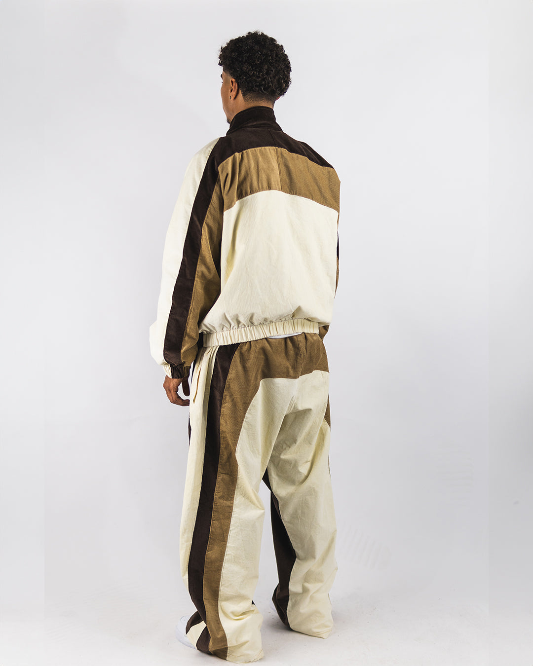 "RADIANT AURA" WIDE LEG SWEATS (CARAMEL MOCHA)