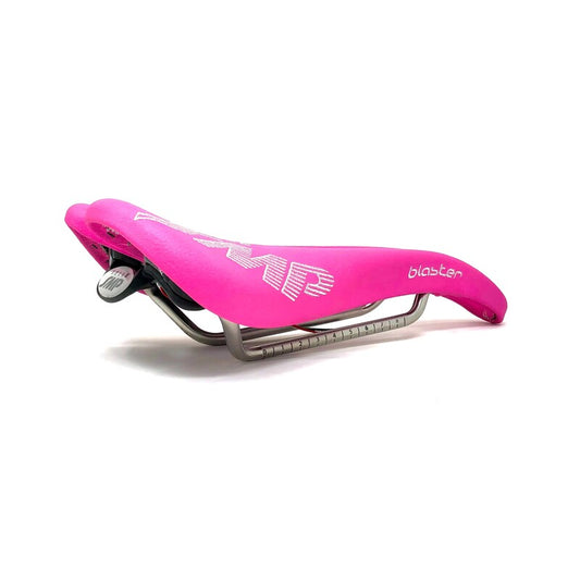 Selle SMP Blaster Saddle with Steel Rails (Pink)