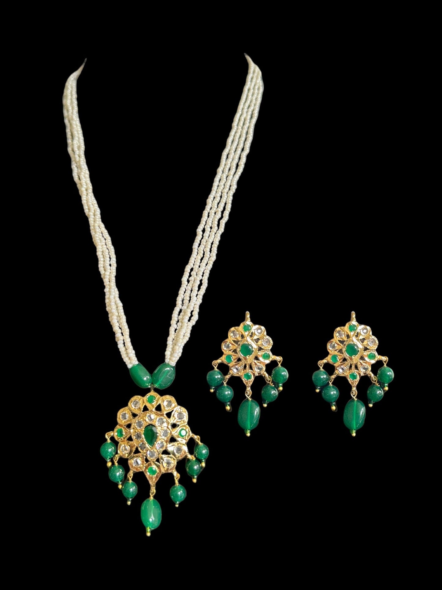 PS391 gold plated pendant set in pearls with green beads ( READY TO SHIP)