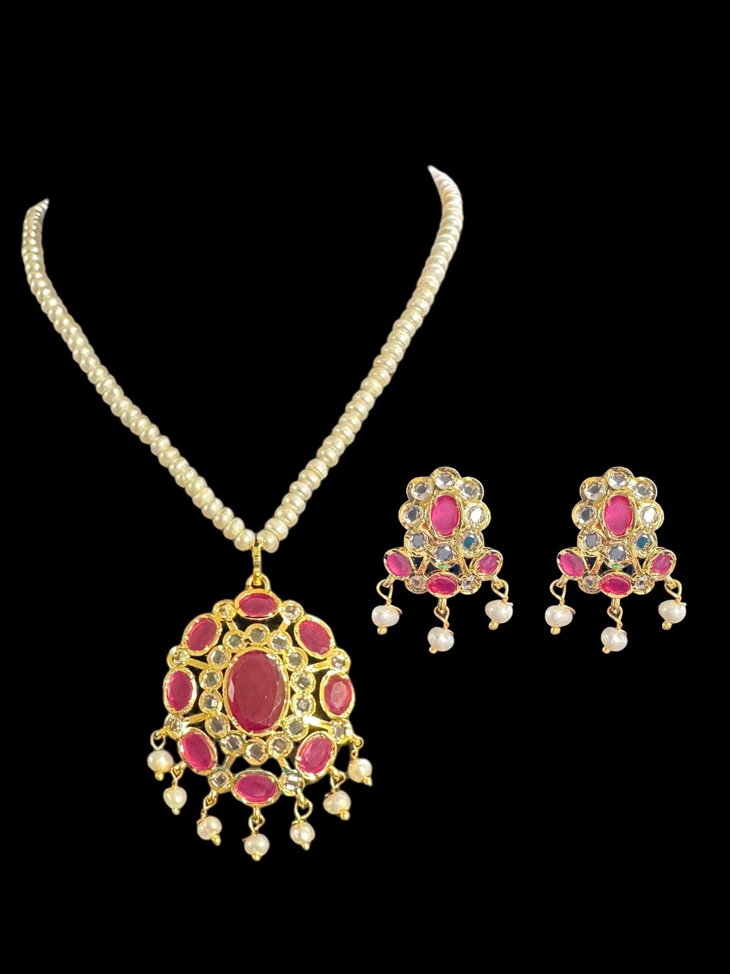 PS396 Gold plated pendant set with earrings in fresh water pearls ( READY TO SHIP )
