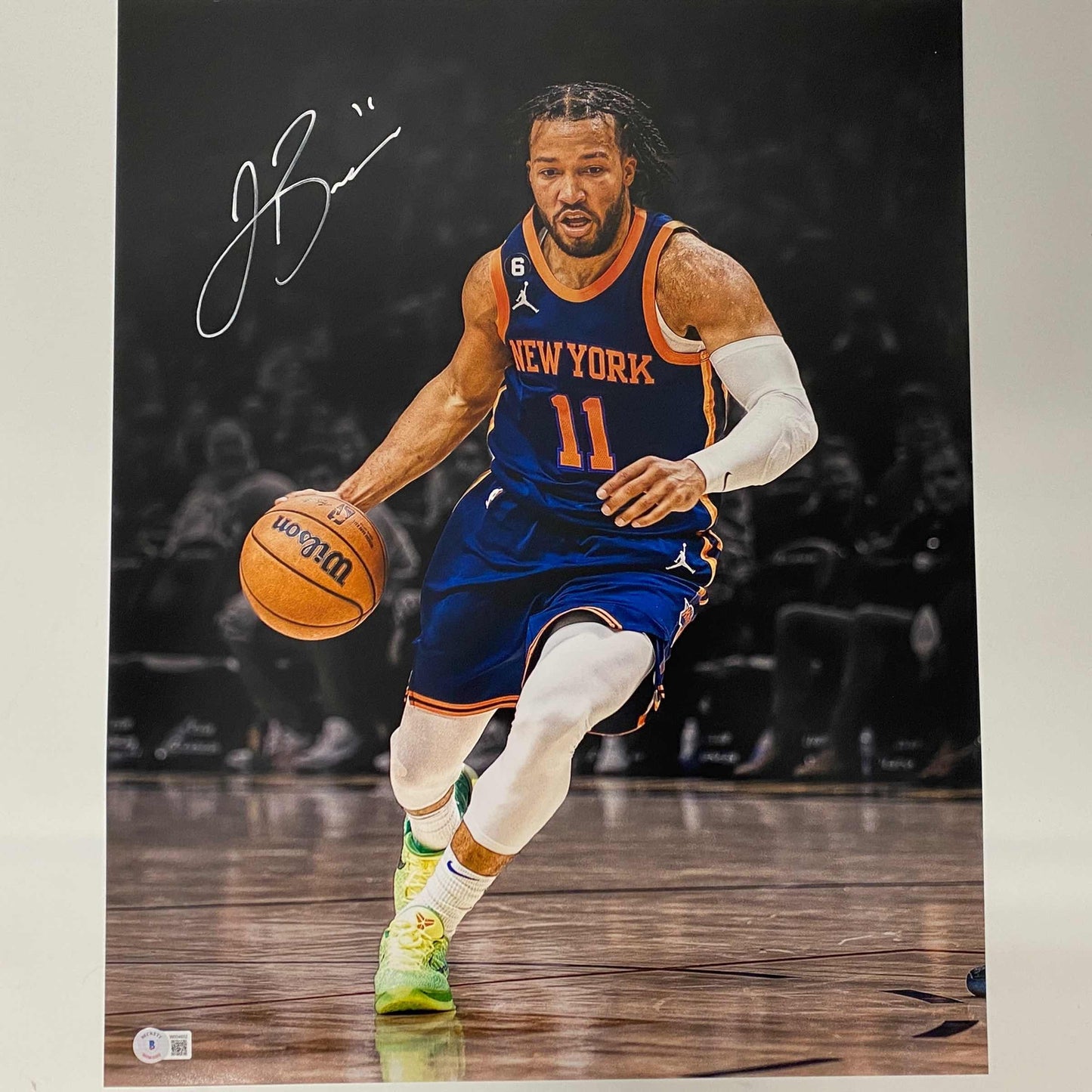 Autographed/Signed Jalen Brunson New York Knicks 16x20 Basketball Photo Beckett BAS COA