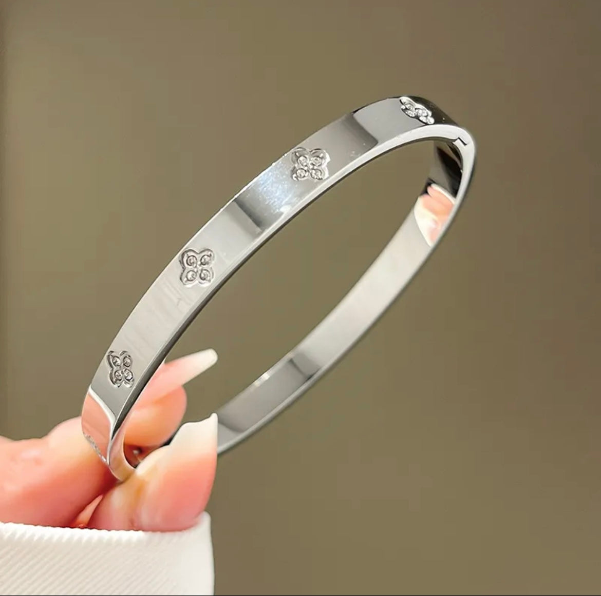 Bloom Bangle - Diamond Flower Bracelet