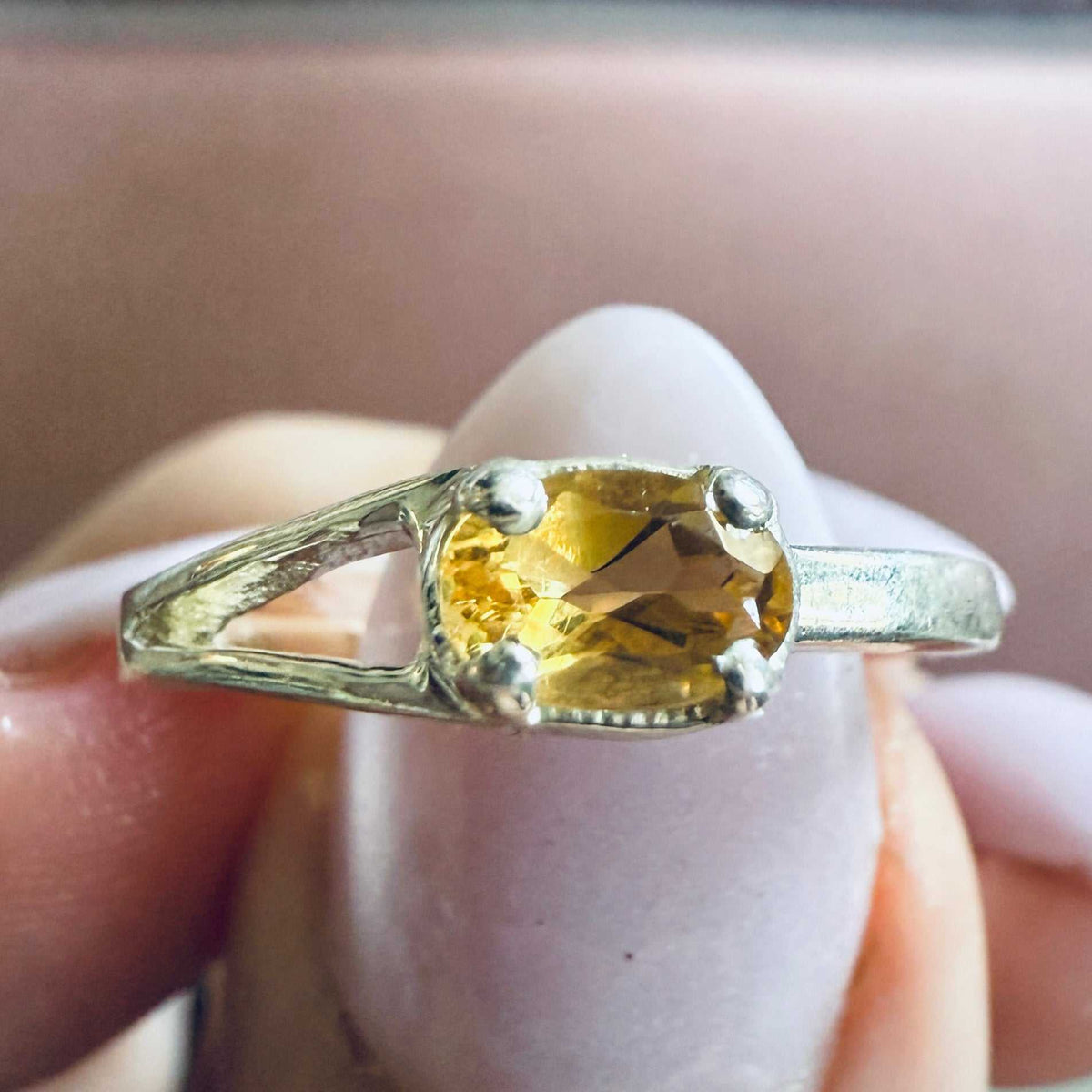 Citrine Split-Band Oval Ring – Sterling Silver – Size 6