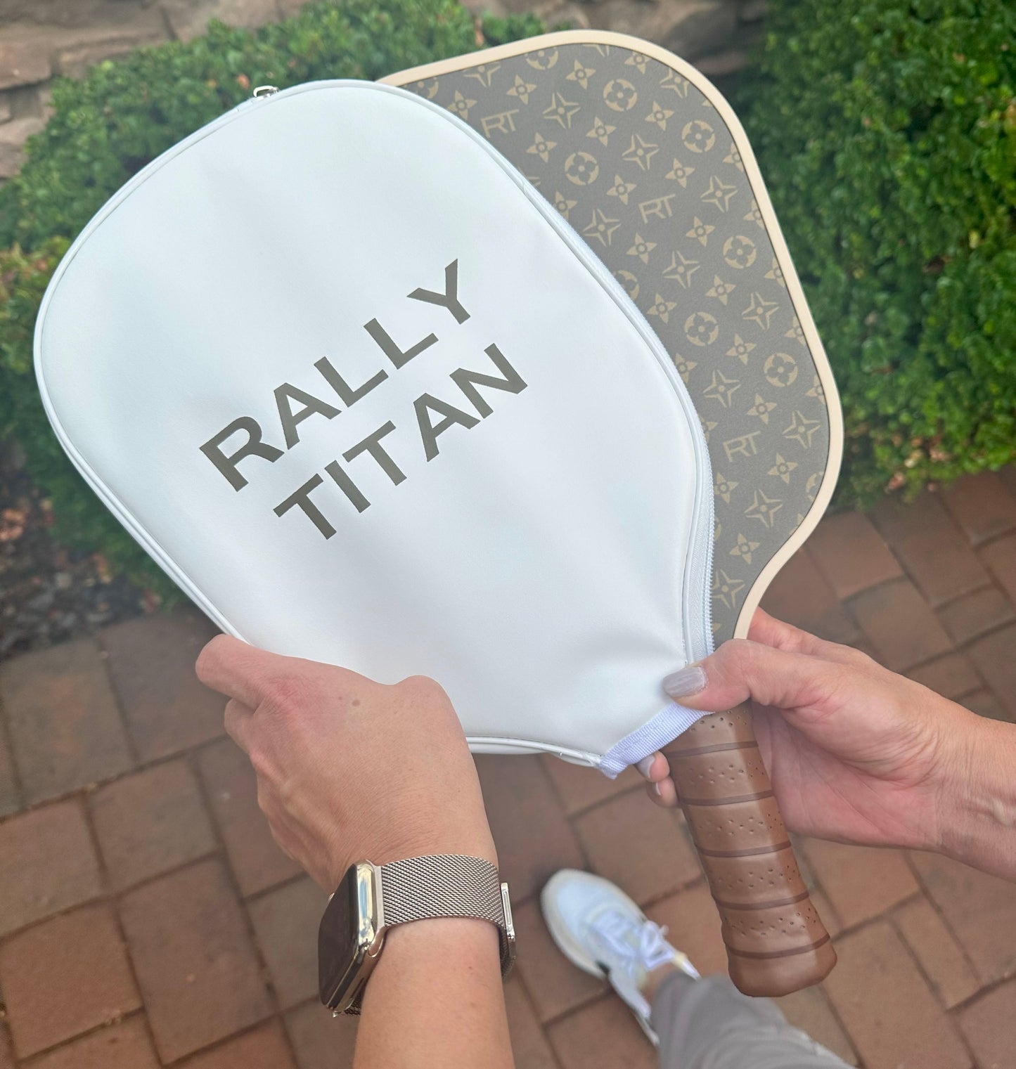 Brown Luxe | 10MM | T300 Textured Carbon Fiber Surface