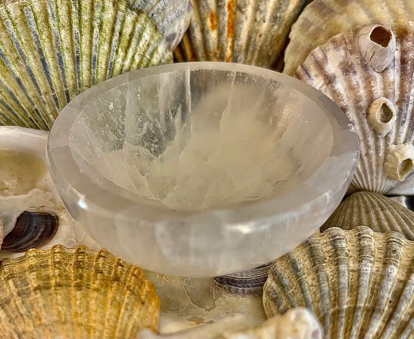 Natural Selenite Charging Bowl – Crystal Cleansing & Energy Balancing