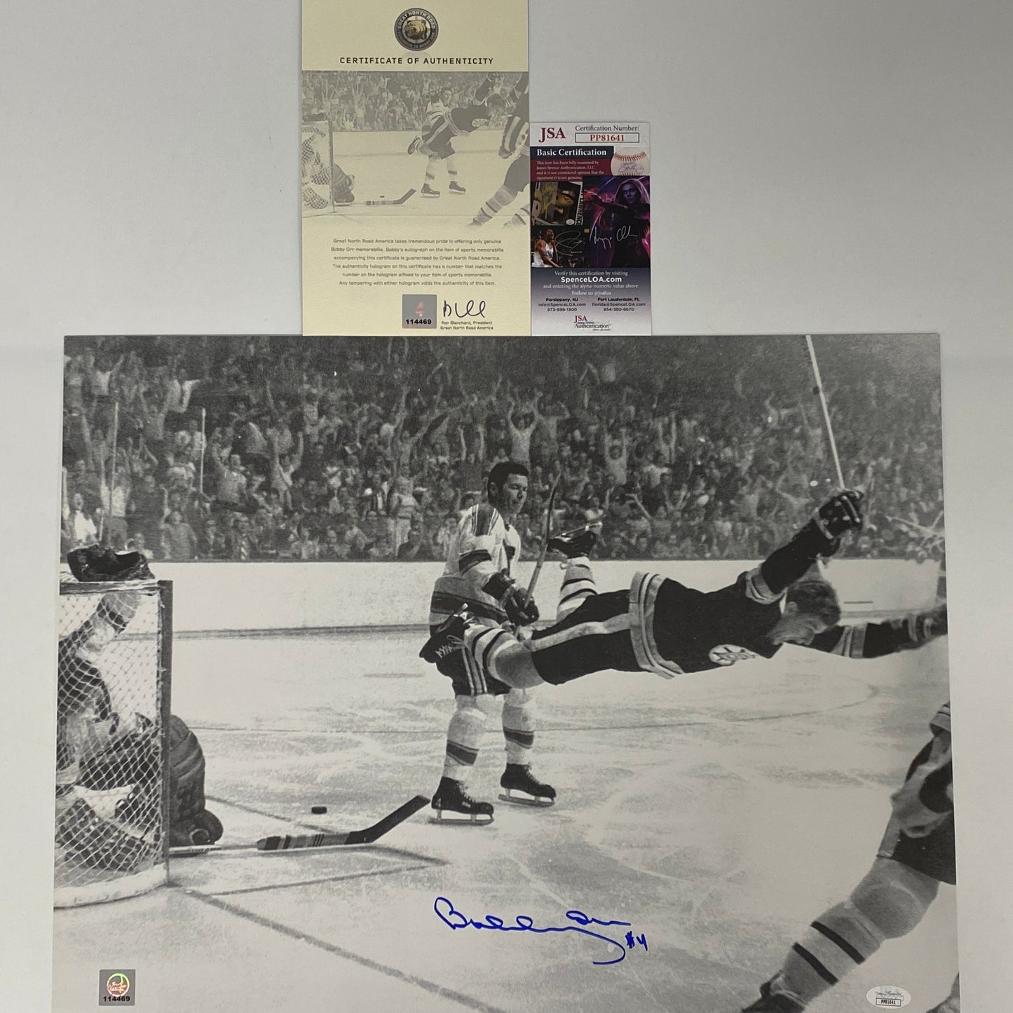 Autographed/Signed Bobby Orr Boston Bruins 16x20 Hockey Photo GNR & JSA COA