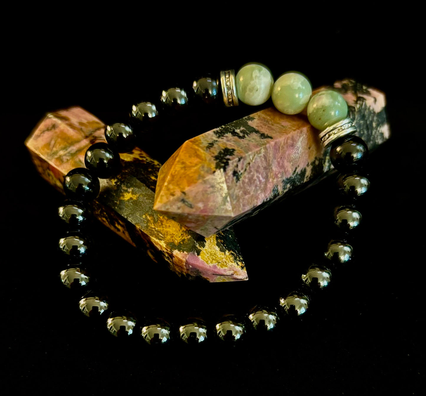 White-Grayish Green Natural Stone Stretchy Unisex Bracelet – Medium Wrists