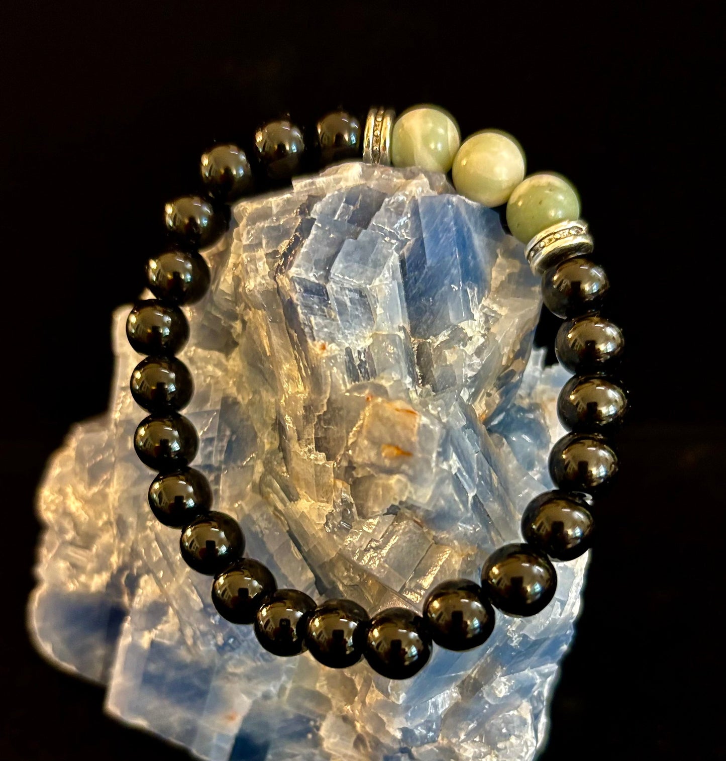 White-Grayish Green Natural Stone Stretchy Unisex Bracelet – Medium Wrists