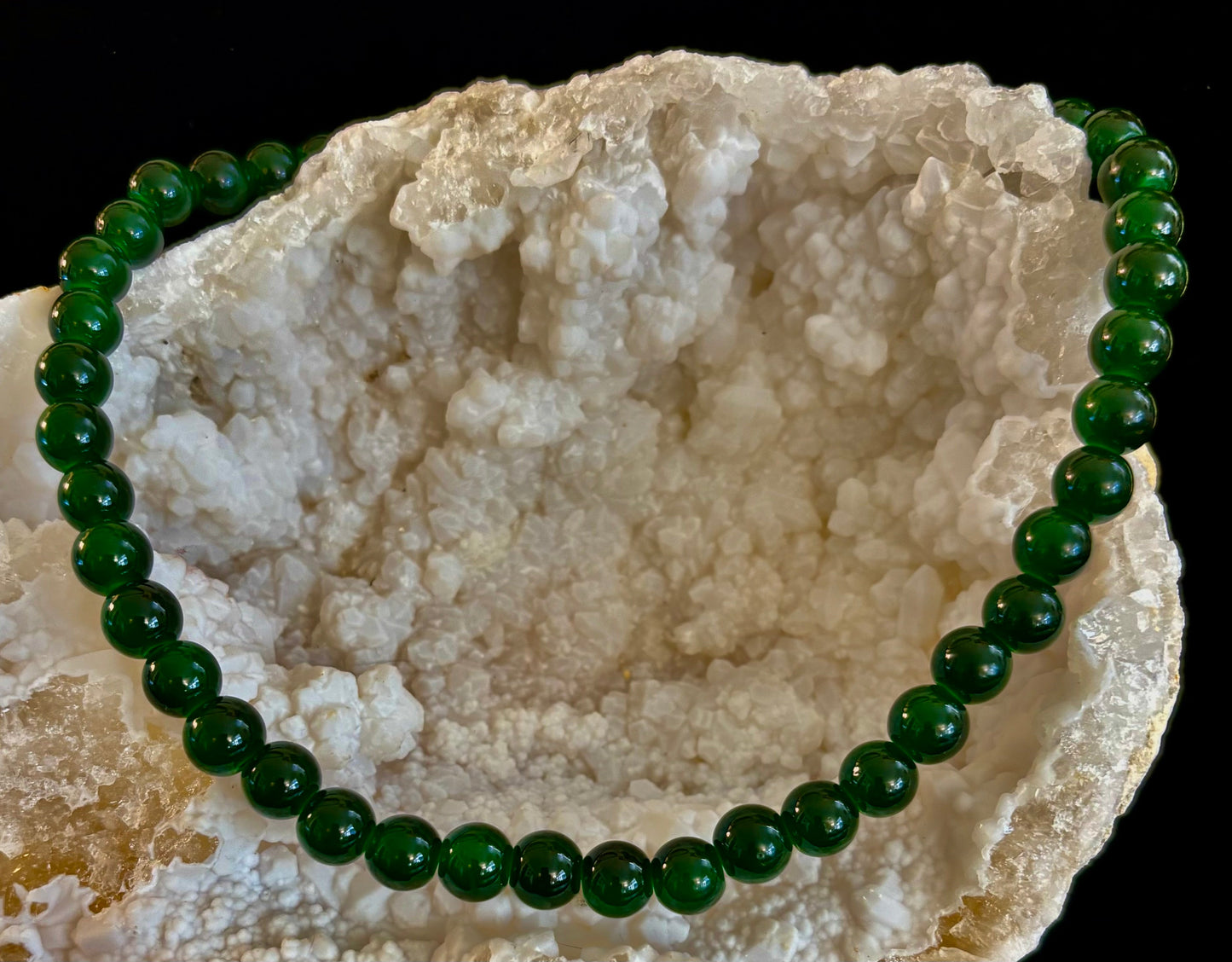 Emerald Green 8mm Beaded Choker Necklace – Bold, Timeless & Vibrant 💚✨