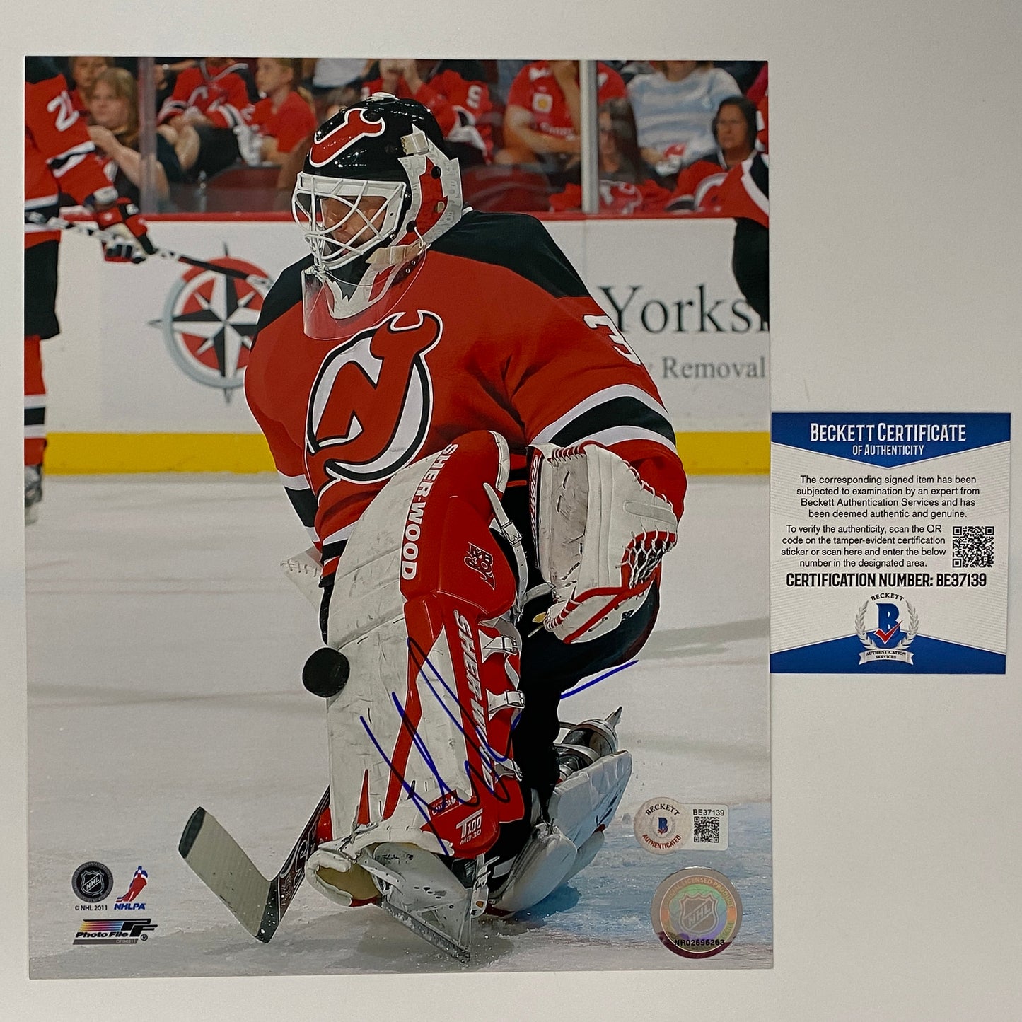 Autographed/Signed Martin Brodeur New Jersey Devils 8x10 Hockey Photo Beckett BAS COA #5