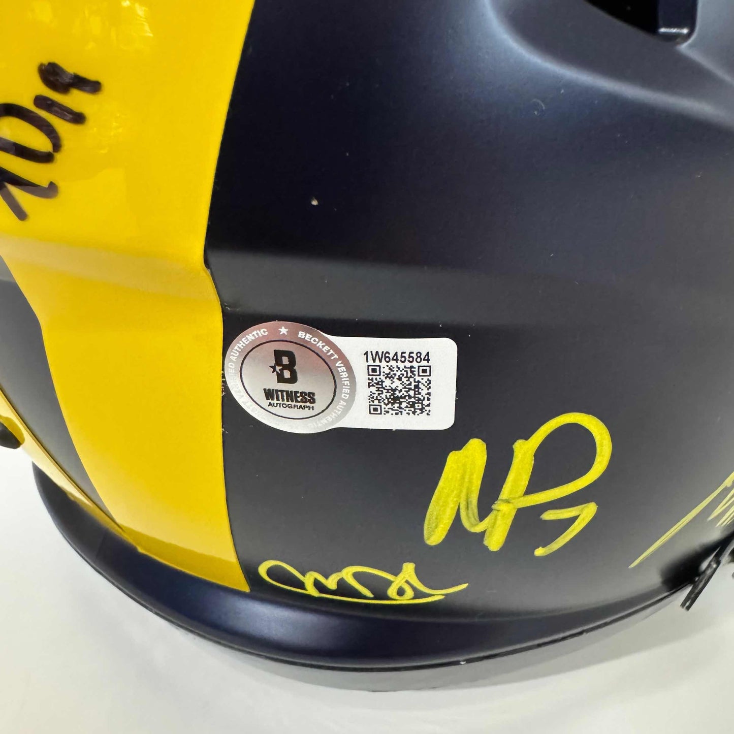 Autographed/Signed 2023 Michigan Wolverines Full-Size Speed Helmet Team-Signed by (16) with J.J. McCarthy, Blake Corum, Roman Wilson, Colston Loveland Beckett BAS COA