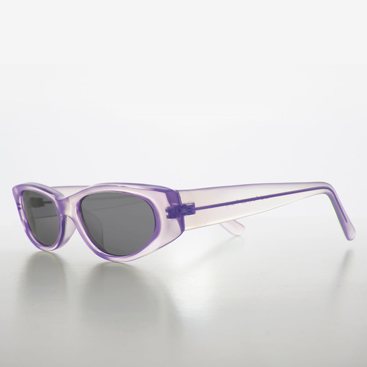 Edgy Rectangular Iridescent Vintage Sunglass - Kaile