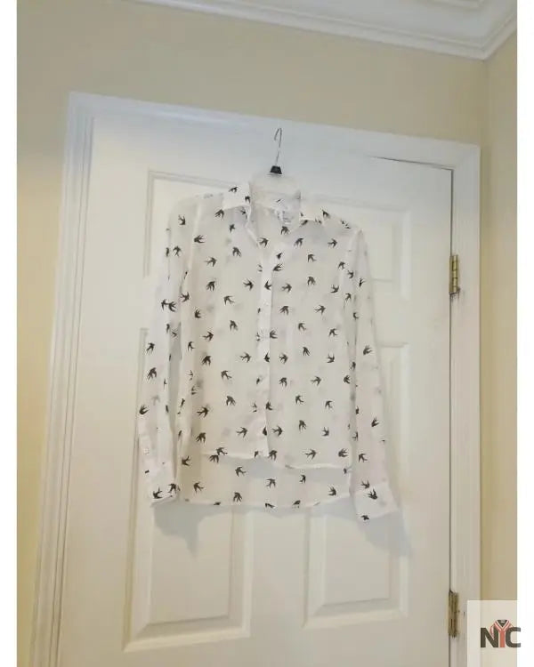 Leverage S05 Beth Riesgraf Black Birds Print Blouse