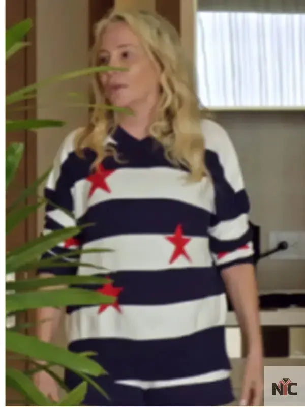 Love Hotel S01 Shannon Beador Red Stars Striped Sweater