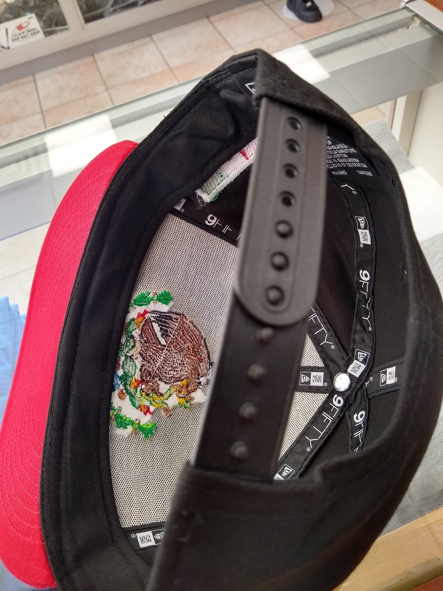 New Era SnapBack Mexican Bull Logo Black - Red Hat