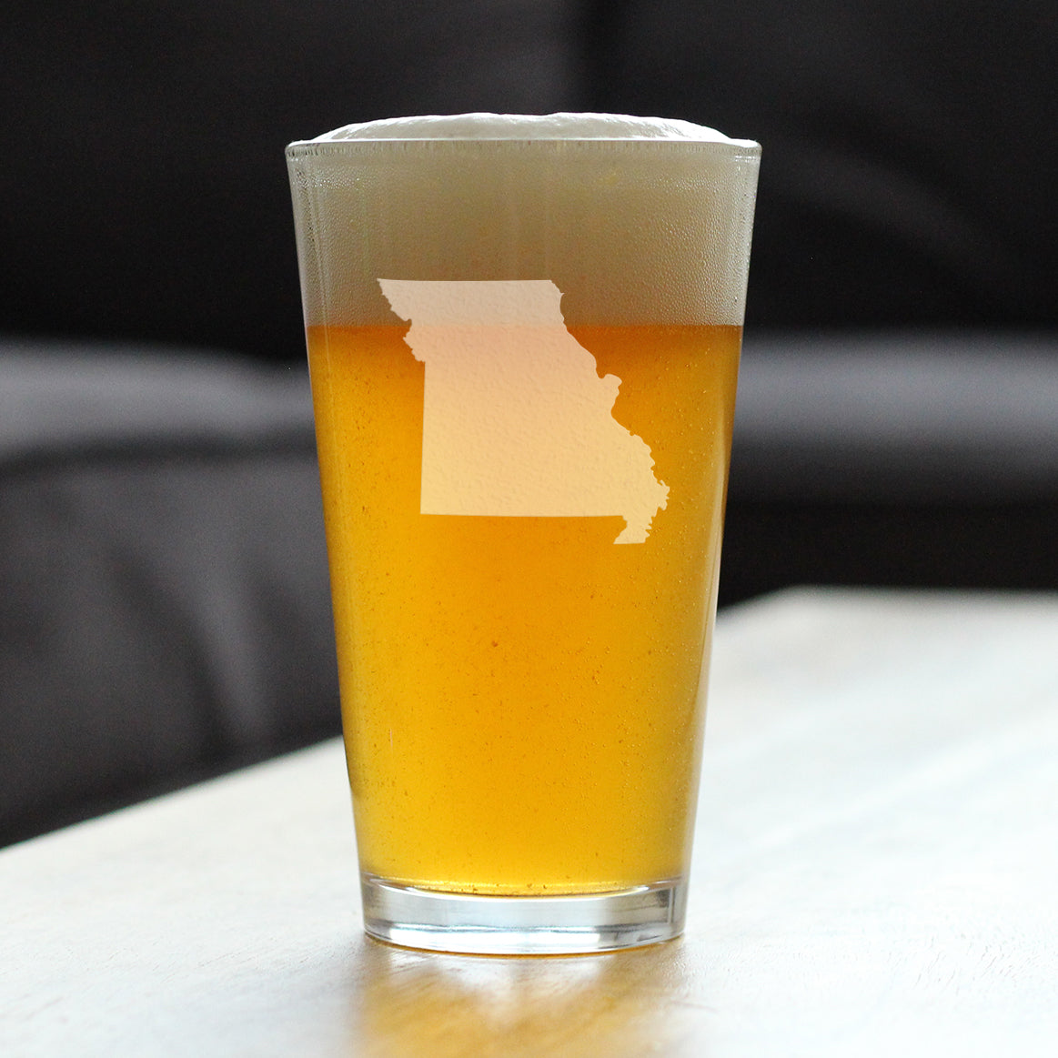 Missouri State Outline Pint Glass for Beer - State Themed Drinking Decor and Gifts for Missourian Women & Men - 16 Oz Glasses
