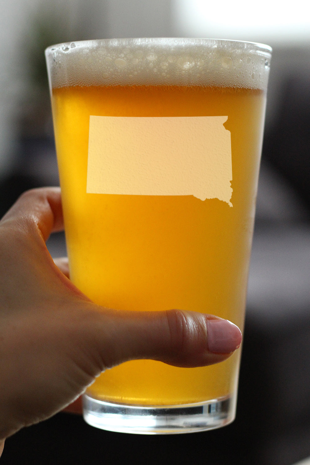 South Dakota State Outline Pint Glass for Beer - State Themed Drinking Decor and Gifts for South Dakotan Women & Men - 16 Oz Glasses