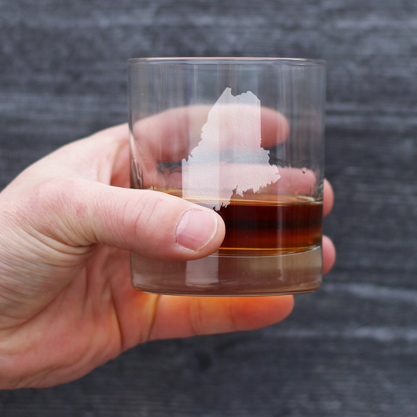 Maine State Outline Whiskey Rocks Glass - State Themed Drinking Decor and Gifts for Mainer Women & Men - 10.25 Oz Whisky Tumbler Glasses