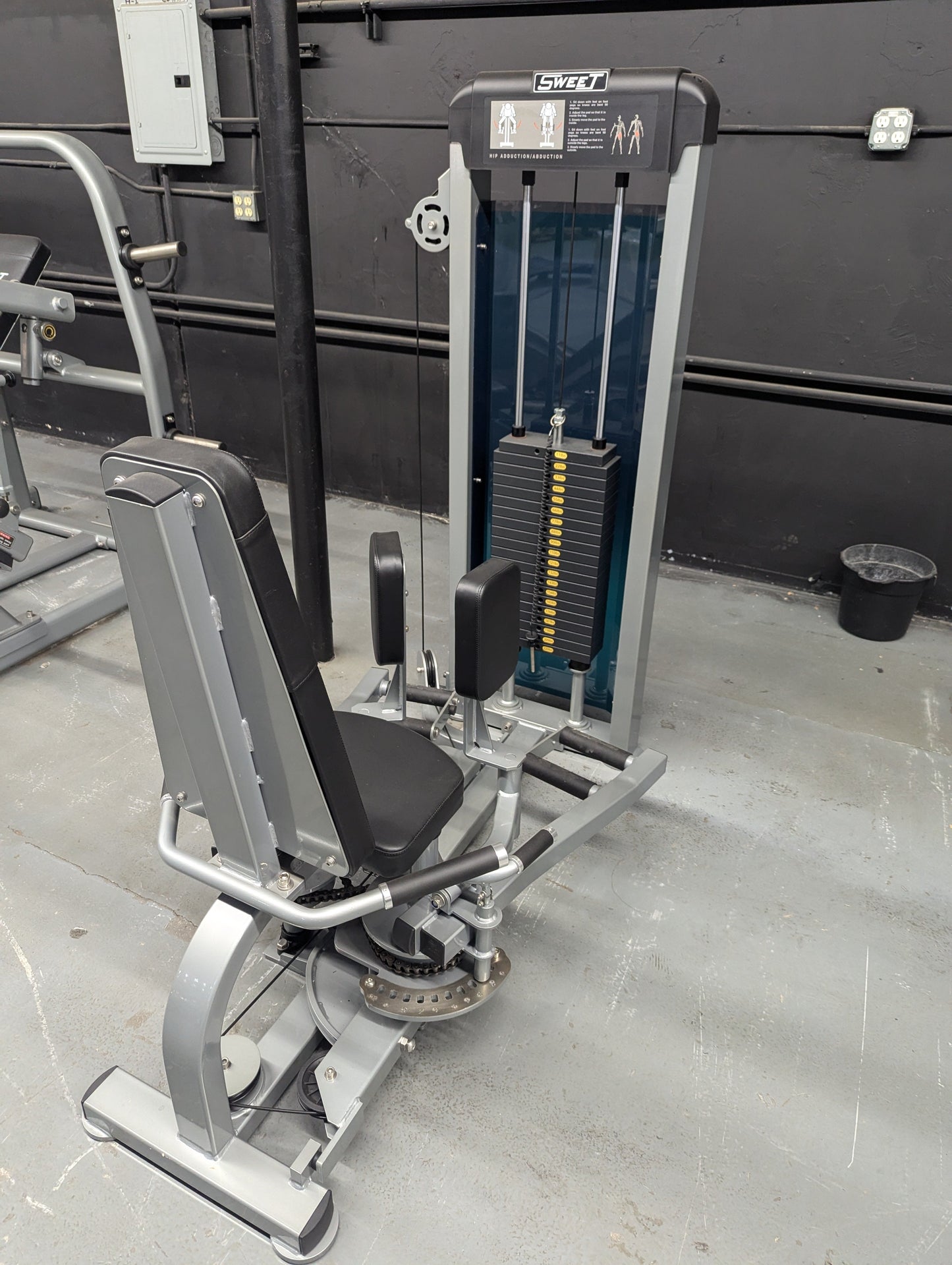 Sweet Selectorized Inner / Outer Thigh Machine – Muscle D Fitness