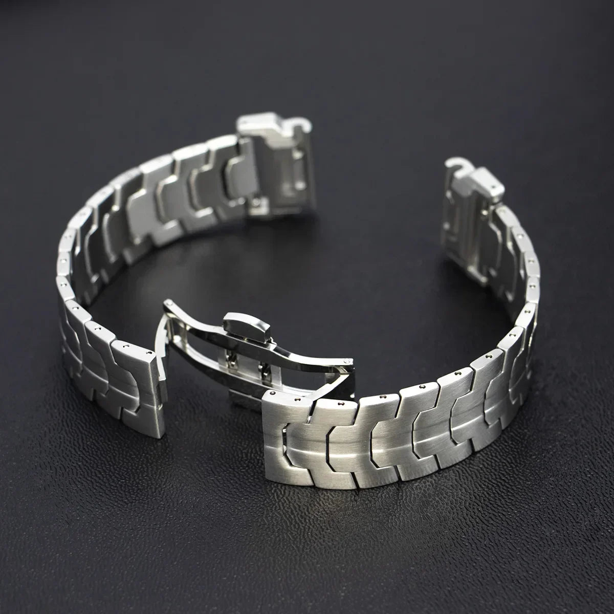 Garmin QuickFit Stainless Steel Strap - Elegant and Durable