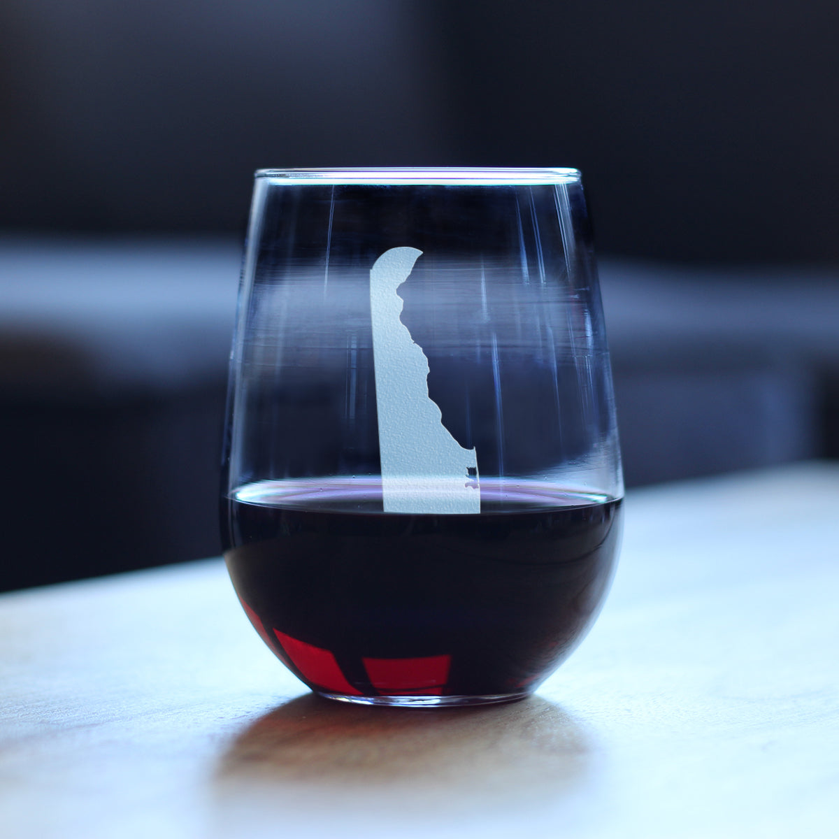 Delaware State Outline Stemless Wine Glass - State Themed Drinking Decor and Gifts for Delawarean Women & Men - Large 17 Oz Glasses