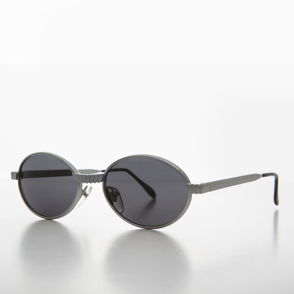 Oval 90s Vintage Sunglass with Metal Rope Design - Snuff