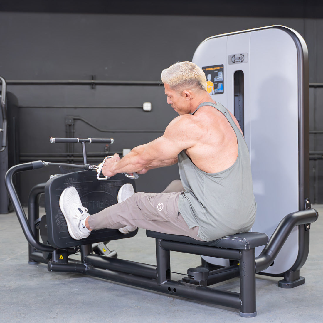 Vogue Diverging Low Row by Muscle D Fitness | Advanced Back Machine