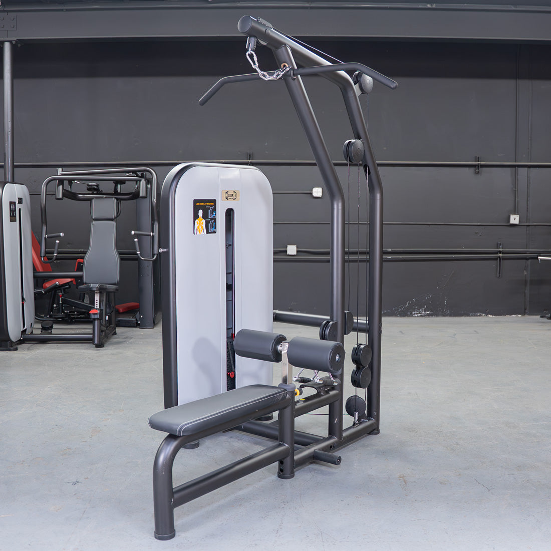 Vogue Lat/Low Row - Muscle D Fitness - Adjustable Seat - Pin Selectorized - Combo Back Machine