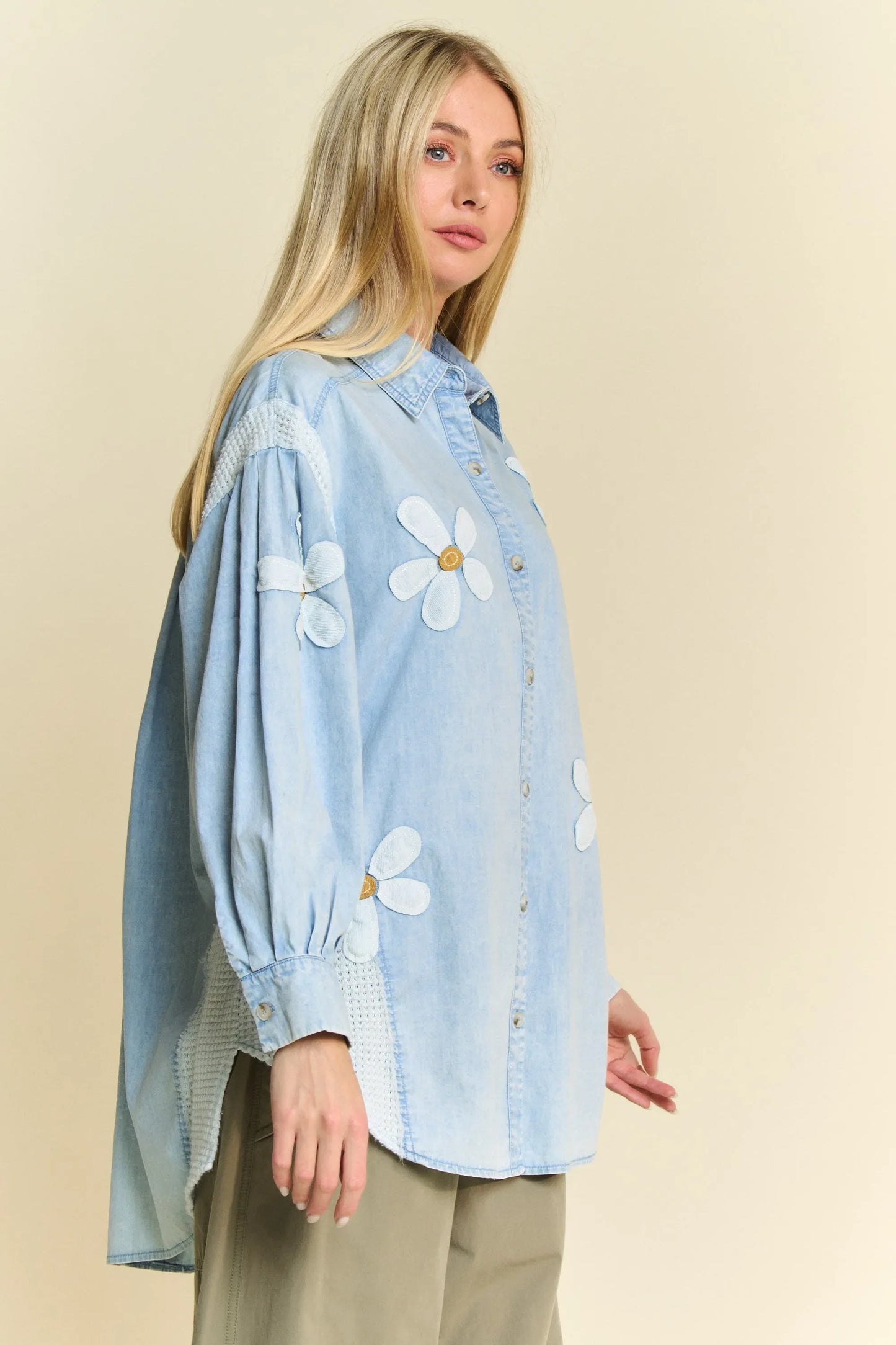 Davi & Dani Lightweight Washed Daisy Patch Waffle Knit Shirt
